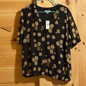 Gorgeous Blouse. Great for work or play!